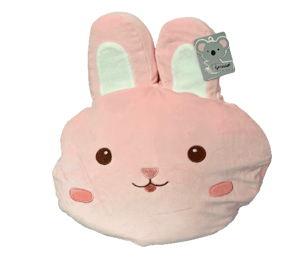 <b>Nombre: </b>Bunny Rabbit Cuddly Pillow
<br>
<br>
<b>Precio: </b>$10.79
<br>
<br>
<b>Lugares de venta:</b> Amazon; Amazon.com y Walmart.com
<br>
<br>
<b>Edad: </b>Para mayores de 3 años
<br>
<br>
<b>Advertencia:</b> El producto físico no contiene ninguna advertencia en sus etiqueta, sin embargo, en su venta en línea se específica que puede causar asfixia. Además, la publicidad del producto señala que es para todas las edades, aunque en su venta en línea se advierte que no es recomendable para menores de 3 años.