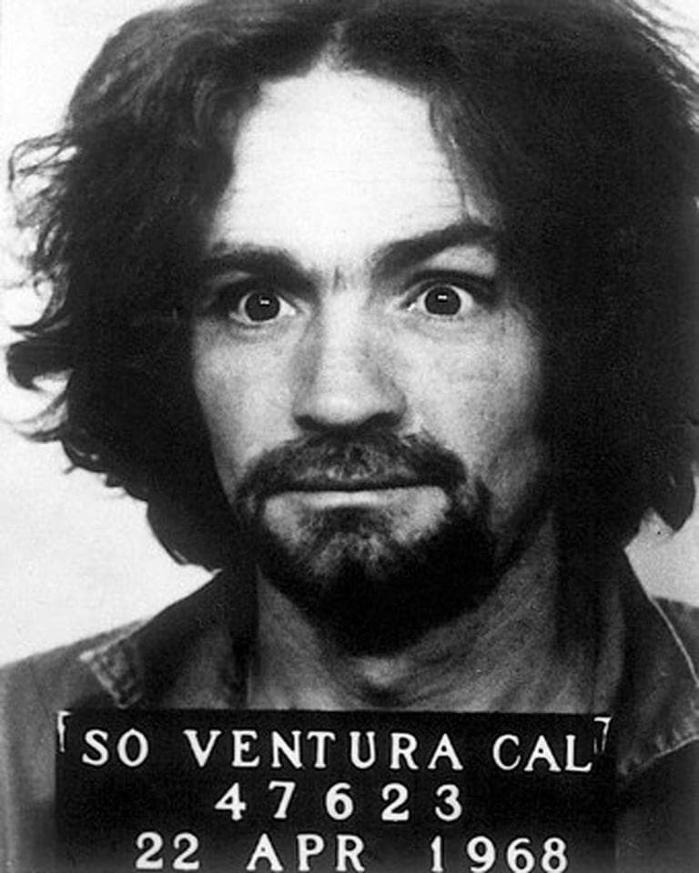Foto policial de Charles Manson.