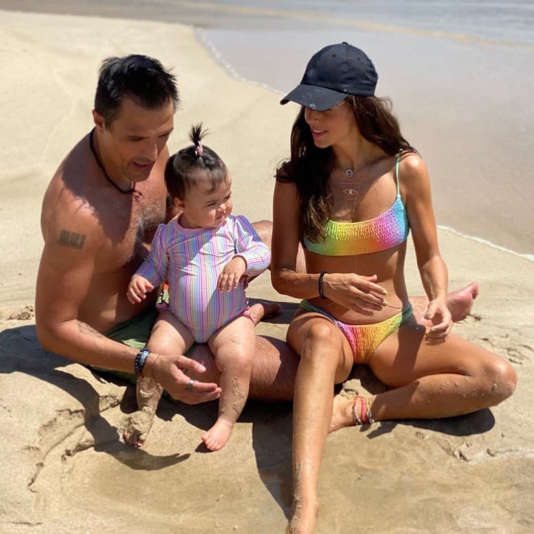 Billy Rovzar afirmó a la revista que entre su nueva familia, sus hijos y su exesposa existe un alto "nivel de empatía y de amor que hemos intentado fomentar".