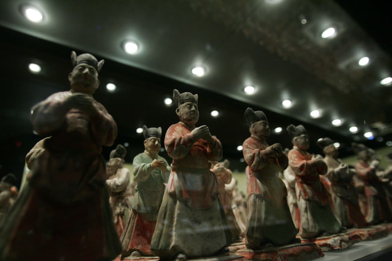 China pide "castigo severo" al ladrón del pulgar de una estatua de 2,000 años en un museo de Filadelfia