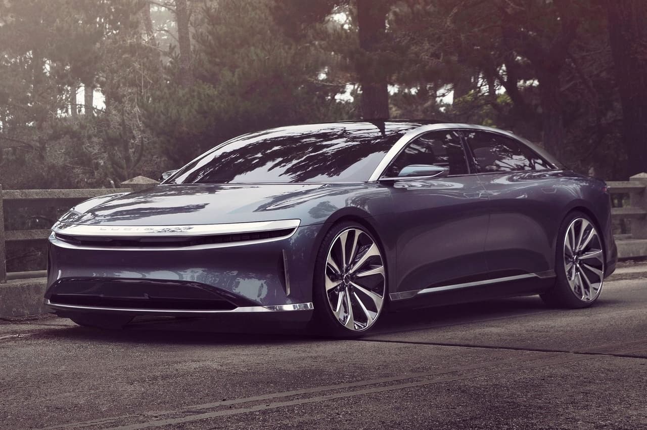 Tras varios adelantos y prototipos, Lucid Motors por fin reveló la versión de producción de su primer vehículo eléctrico, el Lucid Air, un sedán de lujo que estará a la venta en los Estados Unidos y que pretende dar batalla a modelos como el Tesla Model S y el Porsche Taycan.