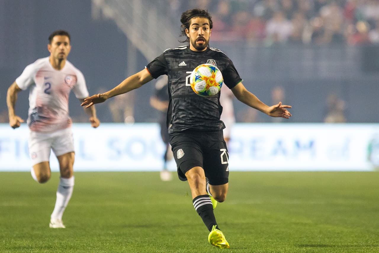 Rodolfo Pizarro estuvo en busca del balón para concretar alguna opción de gol, aunque la suerte no lo acompañó para marcar fue el mejor jugador de la cancha.