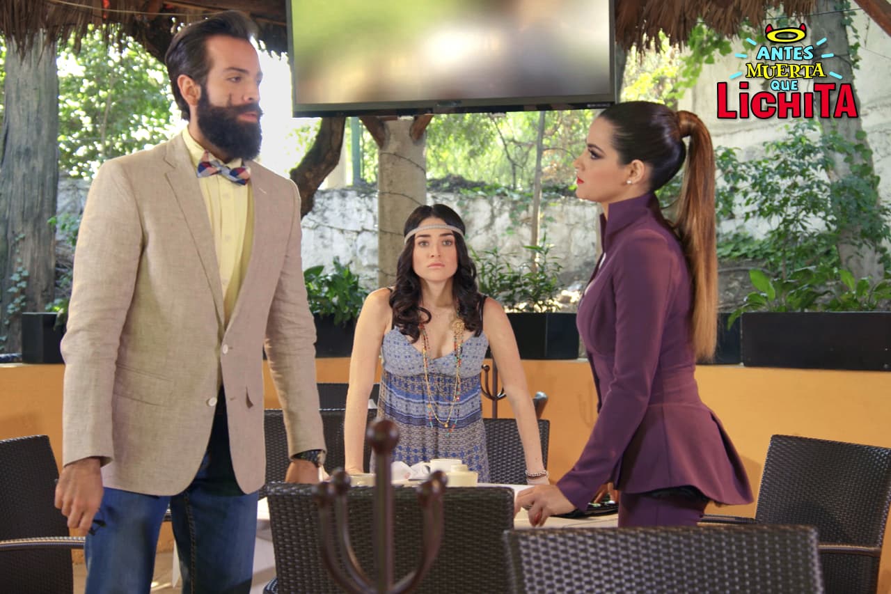 Alicia hace las paces con Braulio y le pide que regrese a Icónika como Director de Comerciales.