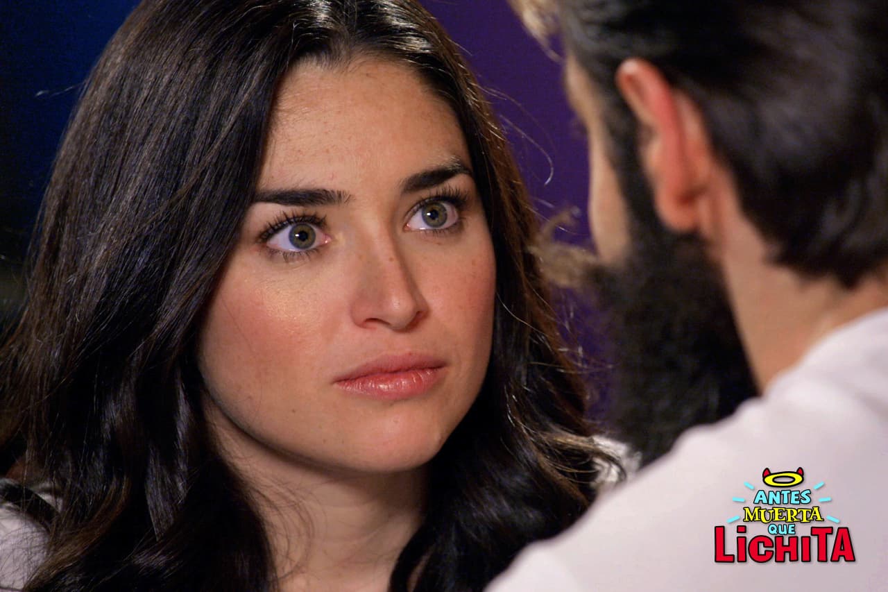 Braulio toma por sorpresa a Brisa y le pide que se case con él.