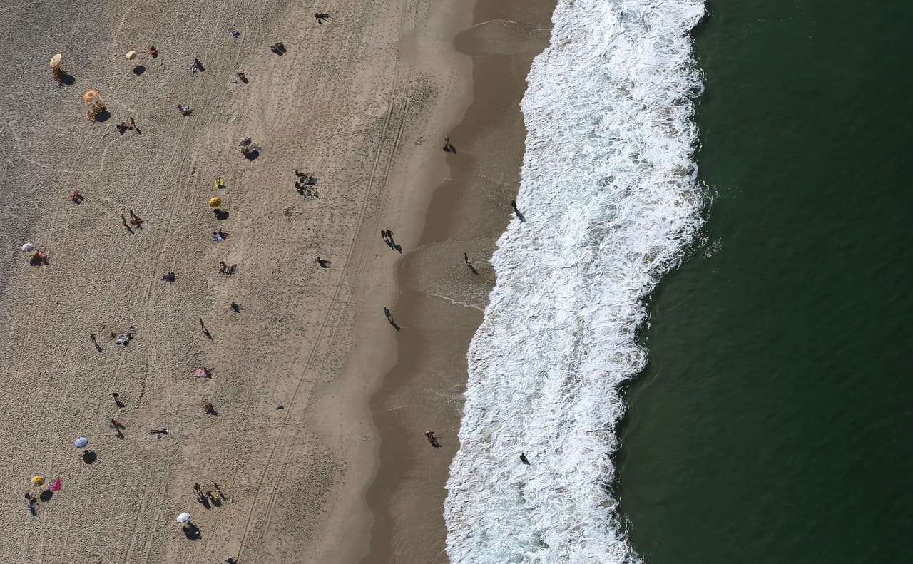 Un estudio detectó superbacterias en Copacabana y otras playas de Río de Janeiro.