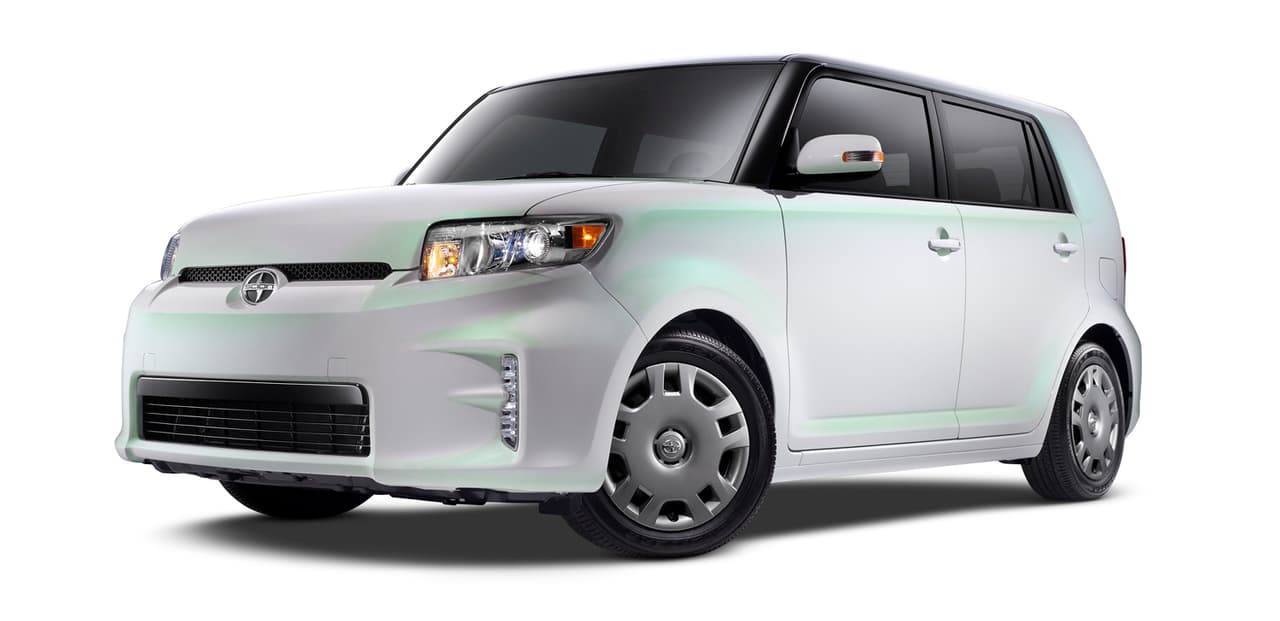 17. Scion xB: Con sólo 312 unidades vendidas y una caída año a año del 77.8% el Scion xB, que una vez fue uno de los modelos más populares de la Scion, pone de manifiesto la eventual salida del mercado de Scion. Para ser justos el xB fue retirado al final de 2015 por lo que lo sorprendente es que no haya ocupado un lugar más alto.