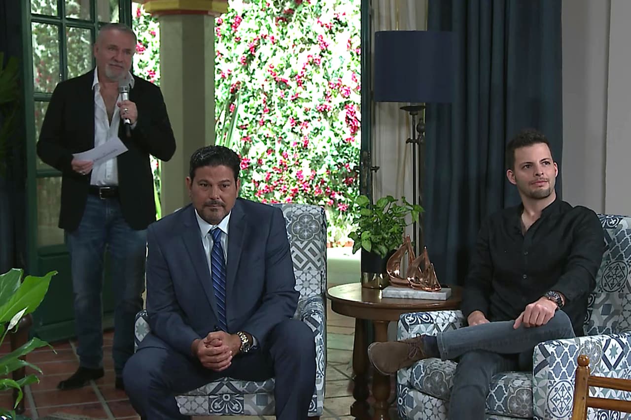 "
<b><a href="https://www.univision.com/famosos/cynthia-klitbo-aclara-que-no-tiene-por-que-dar-explicaciones-si-sale-con-francisco-gattorno-fotos" target="_blank">Hay que deslindarse un poco de eso</a></b> cuando uno depende del personaje que uno interpreta", dijo en entrevista para 'Todo para la mujer' de este viernes 23 de julio en donde reconoció que tuvo que dejar de lado su buen estado físico para este papel. 
<br>