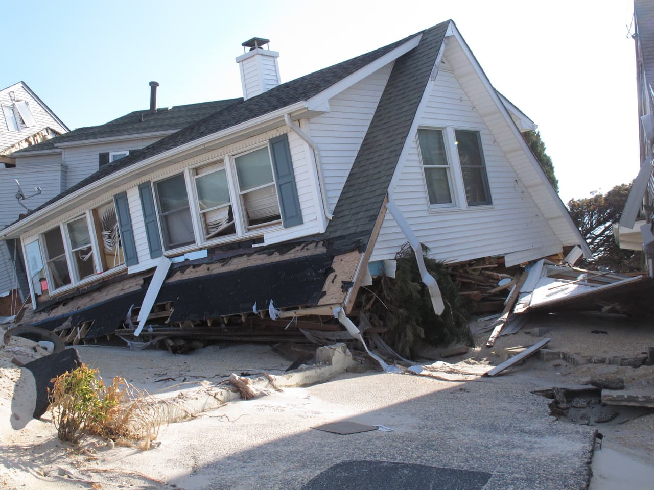 Vivienda de Toms River, Nueva Jersey, destruida por la tormenta Sandy en el 2012. Foto del 20 de noviembre del 2012. (AP Photo/Wayne Parry)