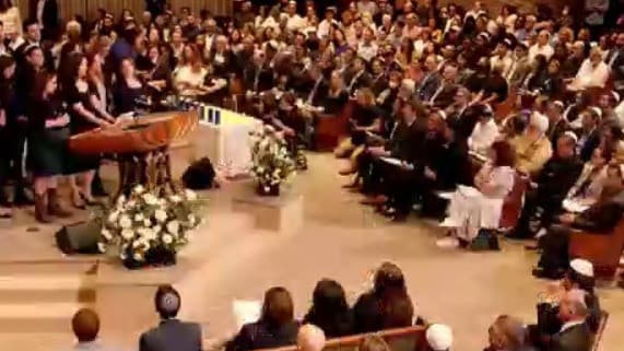 Desde que el pasado sábado 7 de octubre, el grupo extremista palestino Hamas atacó por sorpresa a Israel, las vigilias y manifestaciones en Los Ángeles y otras grandes ciudades en California, no se han detenido.