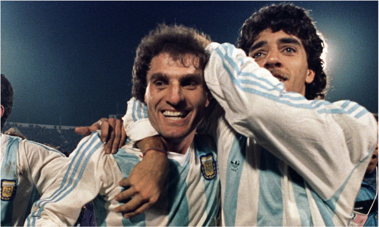 Los campeones argentinos del Mundial México '86 piden a Messi que siga en la selección