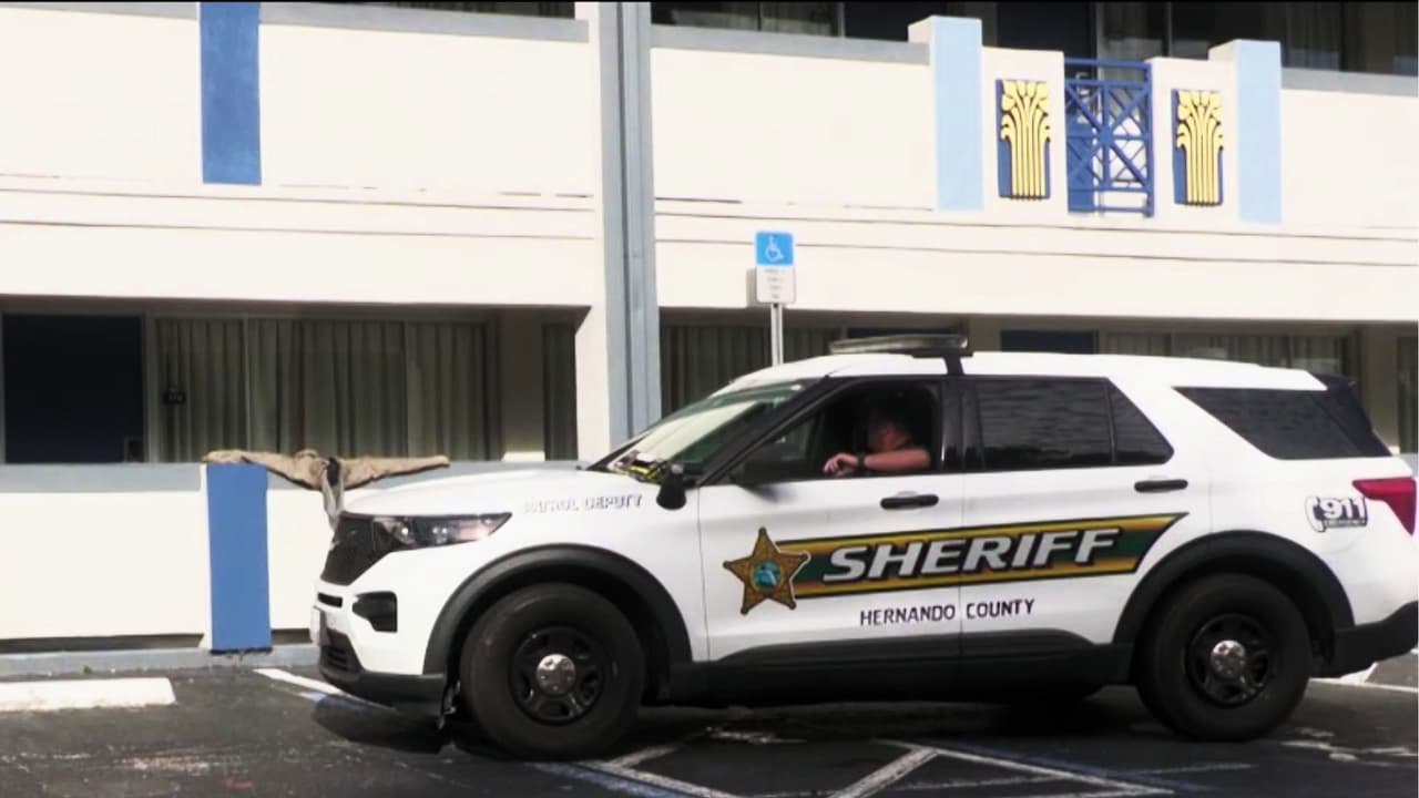 Pelea familiar en motel deja dos heridos por apuñalamiento tras disputa de dinero