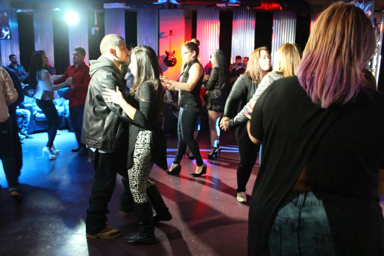 Esta canción la grabaron junto a Elvis Crespo y tiene un contagioso ritmo.