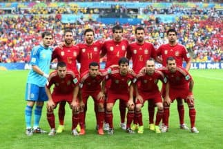 La selección española posa antes del partido contra Chile en el Maracaná, en Río de Janeiro, Brasil.