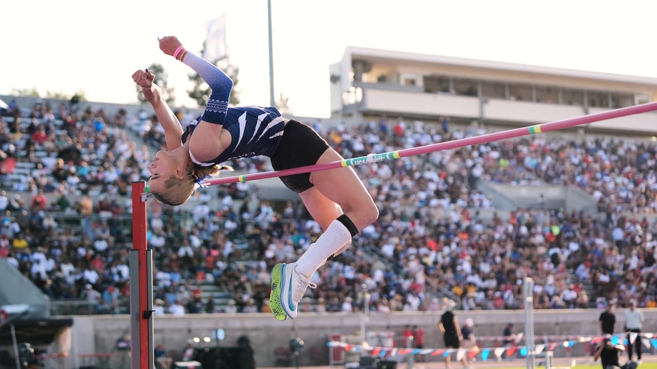 Administración Trump exige retirar títulos y premios a atletas trans en California por violar derechos civiles