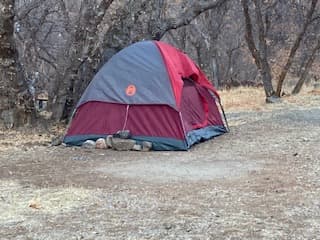 Encuentran con vida en una zona remota de Utah a una mujer que desapareció hace 5 meses