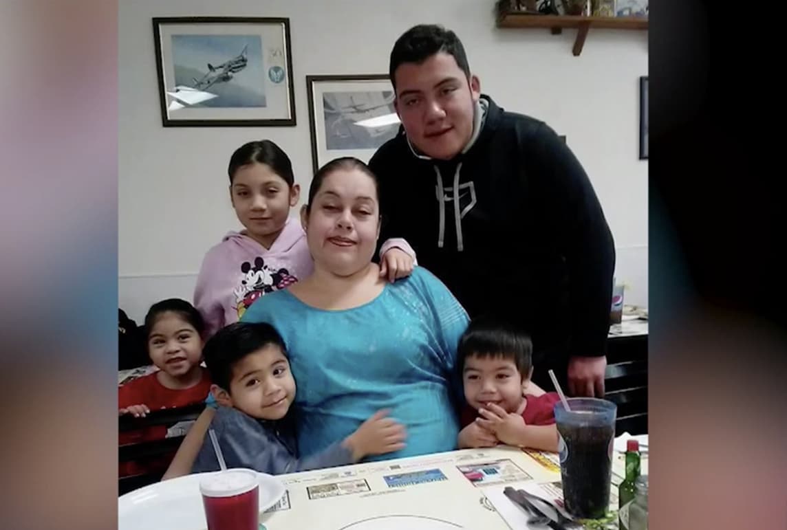 Juan José tuvo que tomar las riendas de la familia desde ese momento, a tal punto que tuvo que ver con desesperación cómo su mamá prácticamente se asfixiaba.