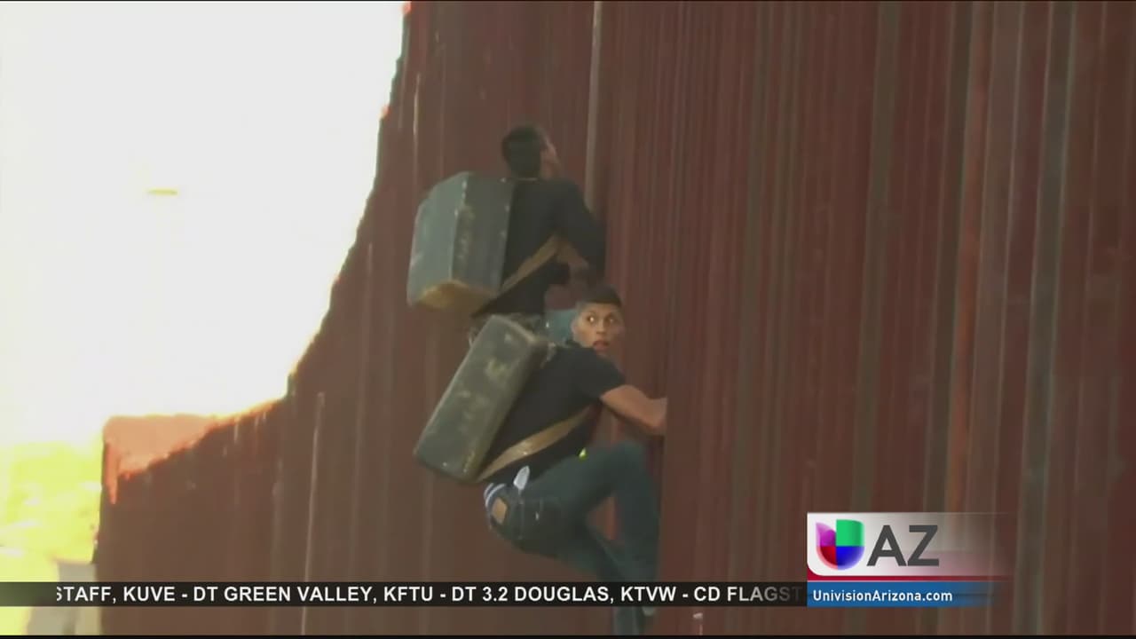 Video de contrabandistas cruzando el muro sin acción de la Patrulla Fronteriza