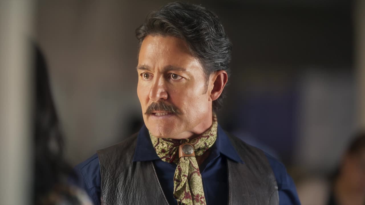 Fernando Colunga en la novela Amanecer.
