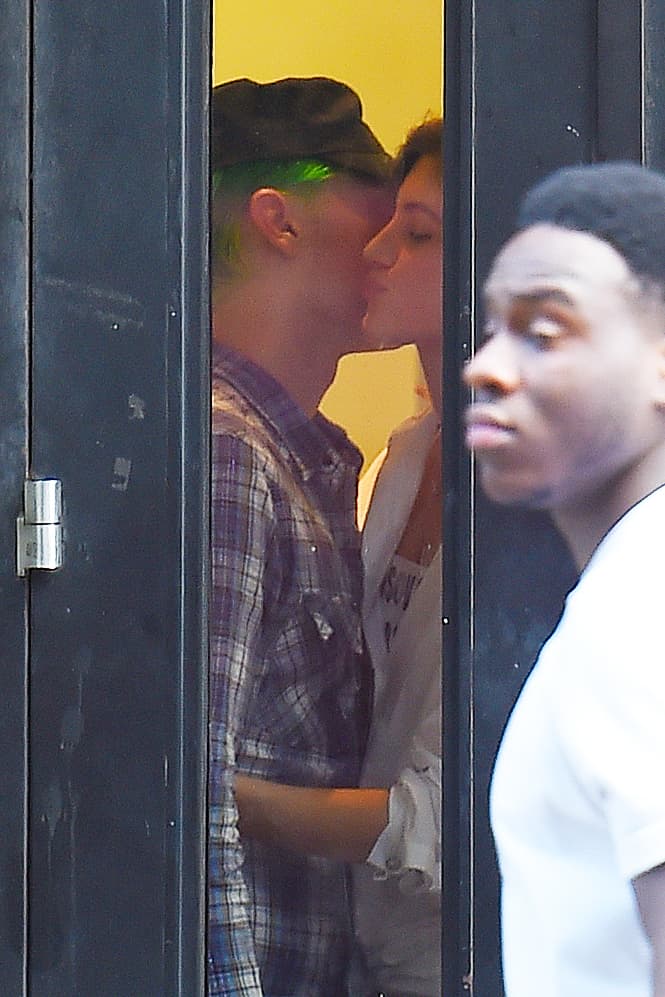 ¡Qué galán nos salió Jared Leto! Así lo pillaron con una chica misteriosa.