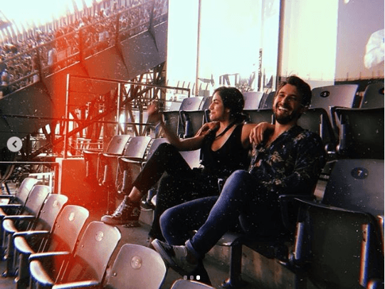 "Pues 
<b>es mi chamba</b> y él también ahorita tiene cosas muy interesantes donde también le tocaron retos", comentó.