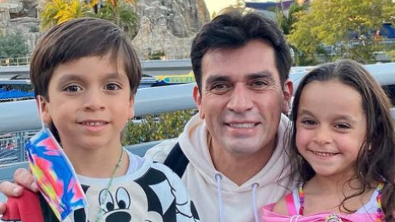 Jorge Salinas y sus hijos Máxima y León.