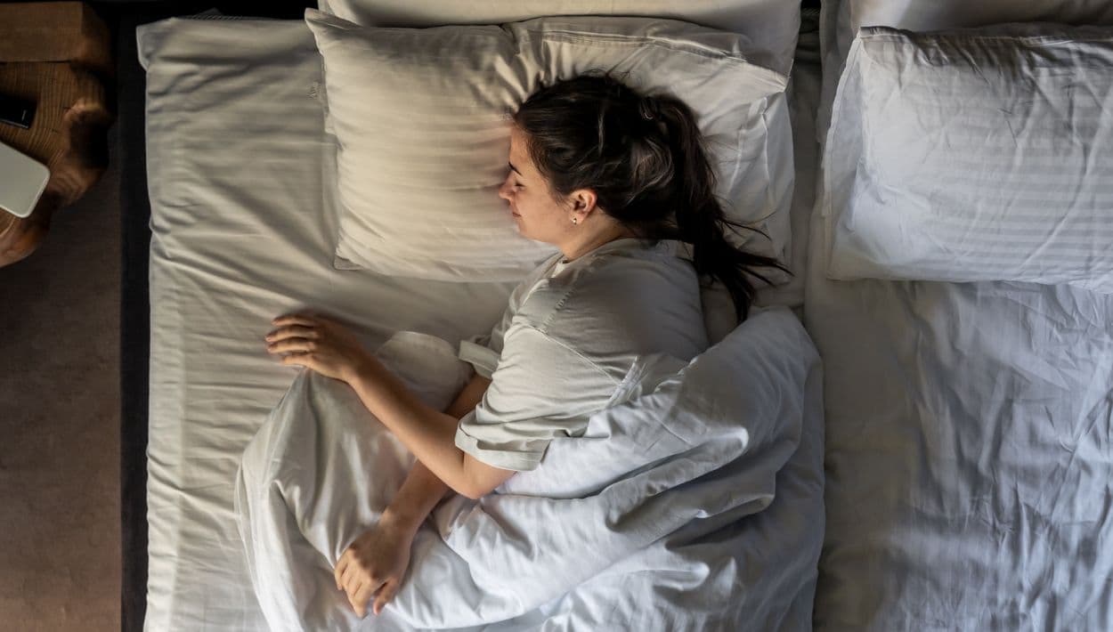 ¿Cuántas horas de sueño necesitas realmente y cómo saber si estás durmiendo bien?