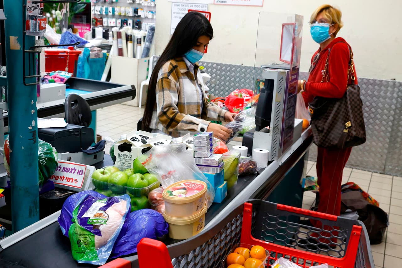 Aprueban el pago "héroe" para trabajadores de supermercados en el condado de Los Ángeles