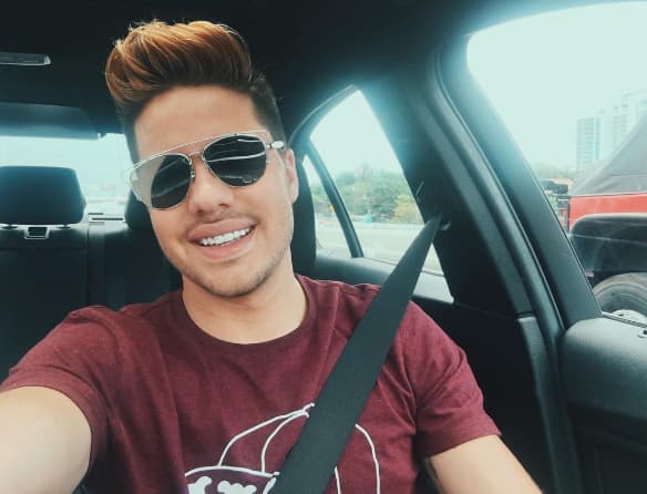 William Valdes: "¡Hoy me dijeron que tengo que sonreír más! ¿Será?". (Junio 15, 2016)