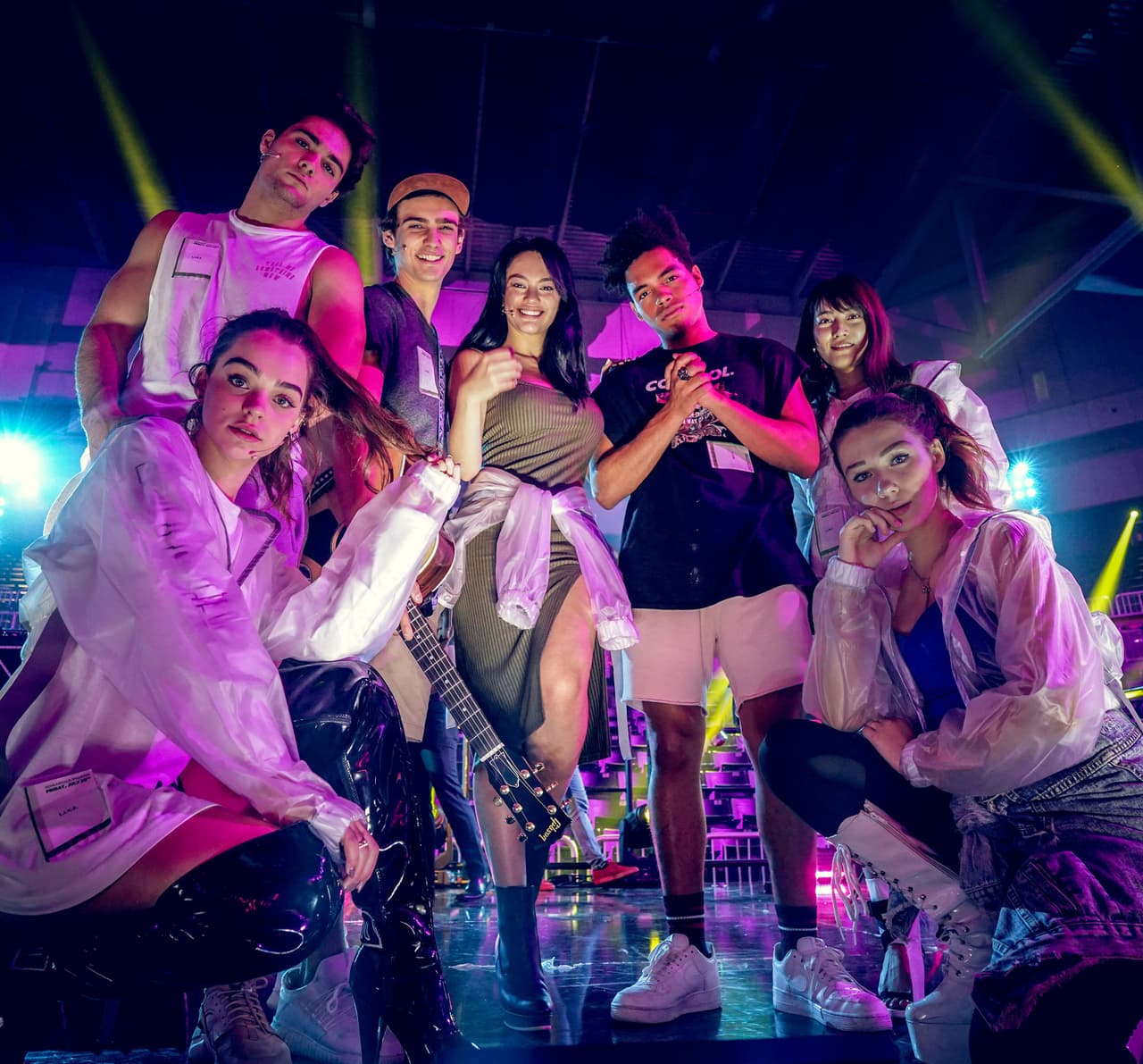 Like, La leyenda viene arrasando con su primer tema,
<b><a href="https://www.univision.com/especiales/premios-juventud/like-la-leyenda-estrena-su-primera-cancion-este-movimiento-video"> 'Este movimiento'</a></b>.