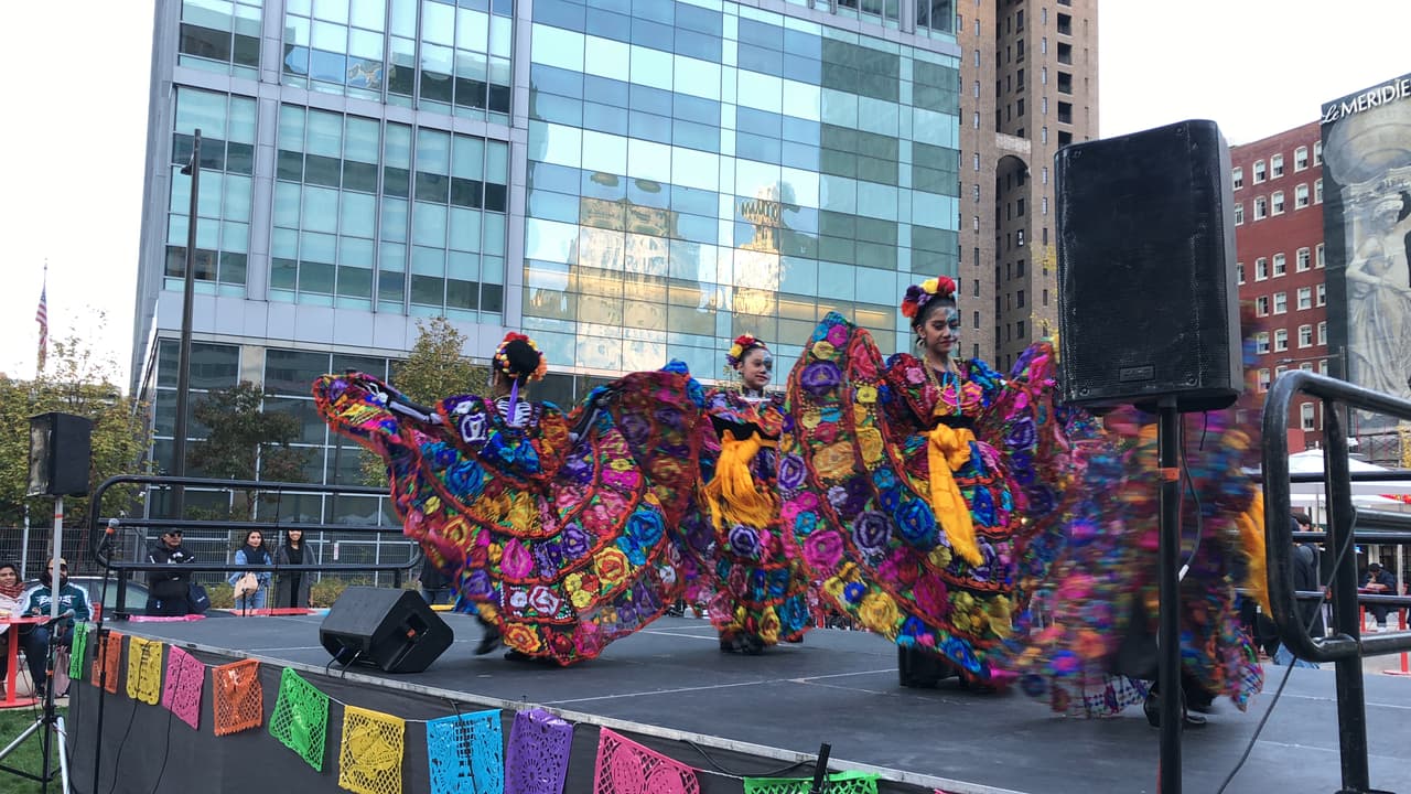 Hubo presentación de bailes folclóricos a cargo del grupo de danza Nuevo México dirigido por Miguel Ángel Sígala.