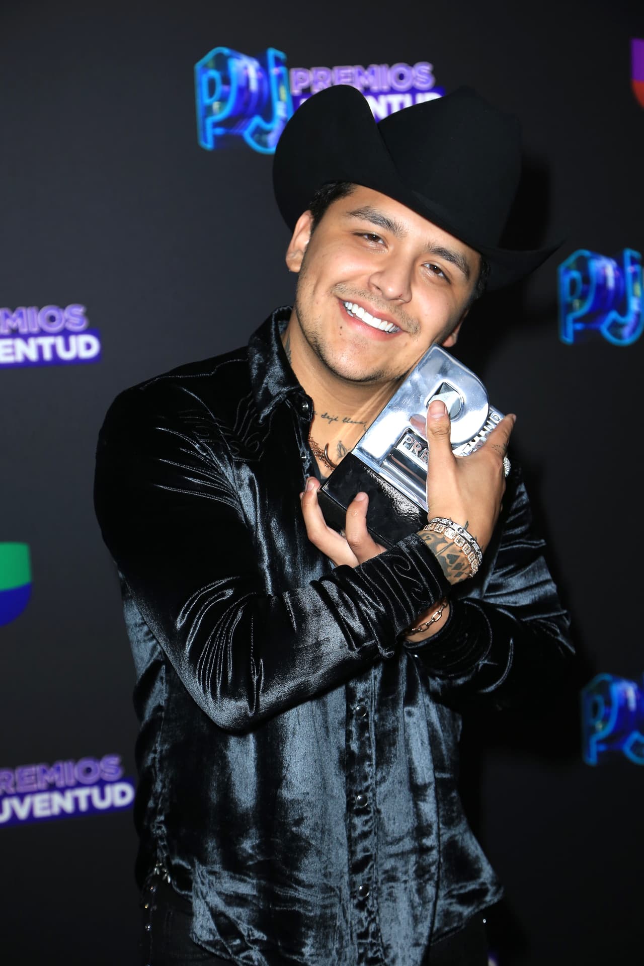 Sucedió a mediados de agosto de 2020. En esa ocasión, y solo a unos días de 
<b><a href="https://www.univision.com/famosos/belinda-revela-detalles-de-su-romance-con-christian-nodal-y-la-espectacular-declaracion-de-amor-fotos" target="_blank">haber confirmado su relación con ella</a></b>, Christian Nodal quitó de su cuenta todo rastro de la cantante. Para el 11 de septiembre, llegó la segunda parte de su EP, 'AYAYAY!'. 
<br>