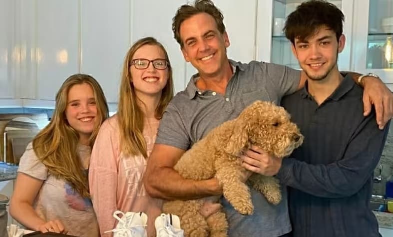 Contó que con el paso del tiempo ha logrado ganarse la confianza de sus hijastros, pues ha aplicado la dinámica de "ser su amiga" y "nunca pretender ocupar el lugar de su mamá".