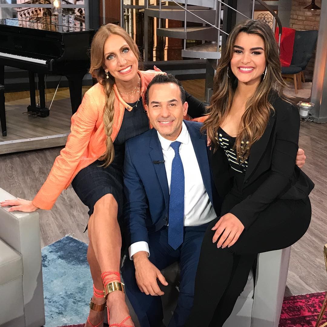 Y a manera de broma, Lili bautizó en ese entonces el show como 'El Loco y La Flaca'.