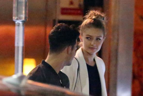 Al caer el sol se quedaron solitos, solitos.