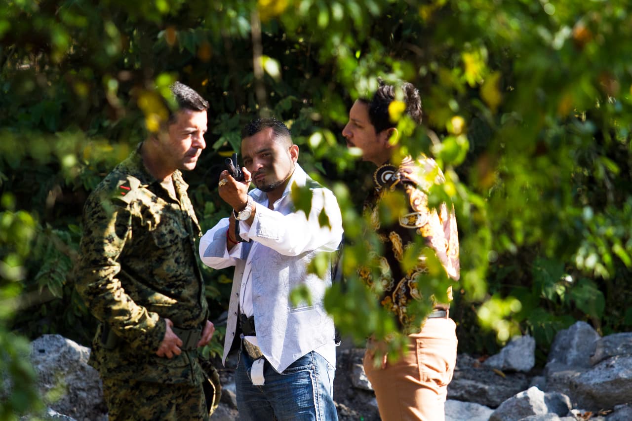 Al tenerlo de frente, Salvador le propuso darle una buena suma de dinero a cambio de la muerte de Yolanda. Después de pensarlo, Caycedo aceptó y prometió entregarle algo personal de la piloto para comprobar su fallecimiento. ¿Logrará eliminarla?