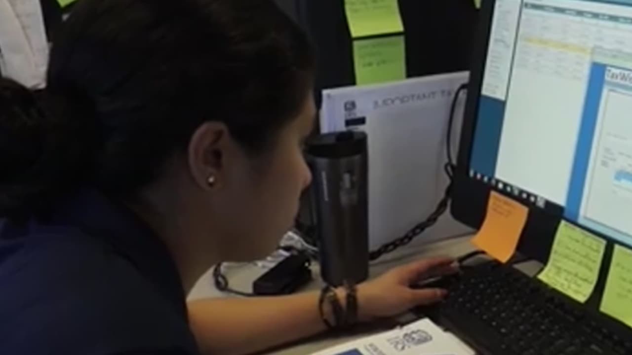 IRS retrasa reembolsos de impuestos por créditos; experto da consejos para declarantes con ITIN