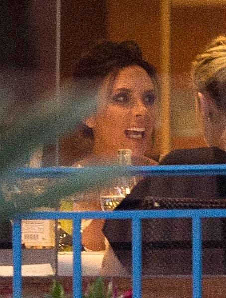 ¿De qué tanto estarán chismeando?