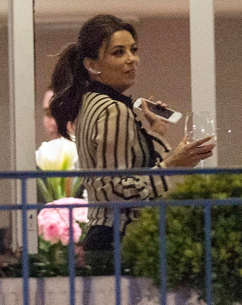 Después sacaron los teléfonos para captar los momentos chuscos.