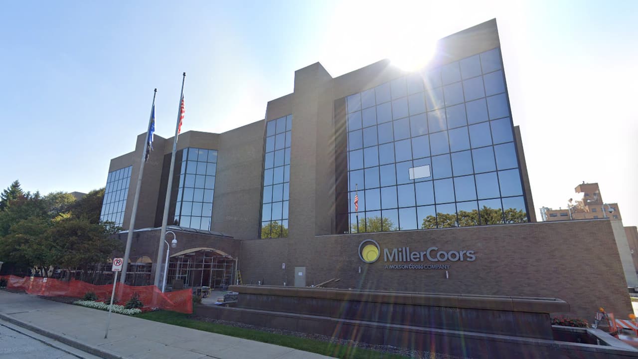 La cervecería tiene más de 600 empleados en la oficina de Milwaukee y en esta sede se encuentran las oficinas de recursos humanos y finanzas. Esta fotografía fue tomada en octubre de 2019.