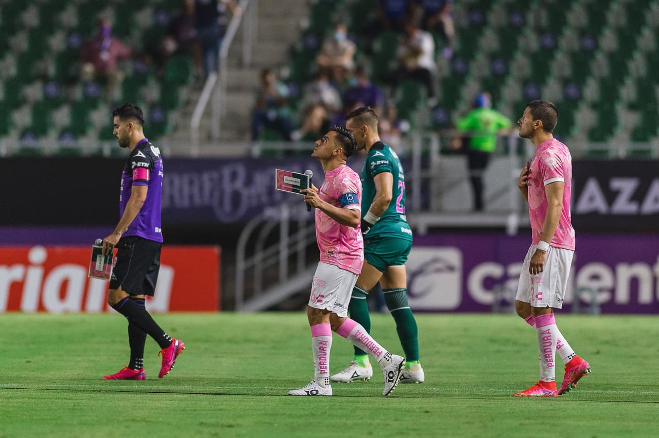 El partido no tardaría en estrenar el marcador para los locales, que salieron con el ímpetu de buscar ese puesto en la fiesta grande del futbol mexicano.