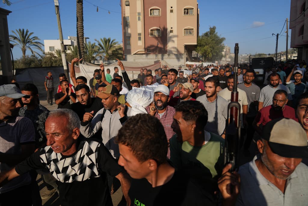 Funcionario israelí dice que se detuvo la entrada de ayuda a Gaza por una presunta violación al cese al fuego por parte de Hamas