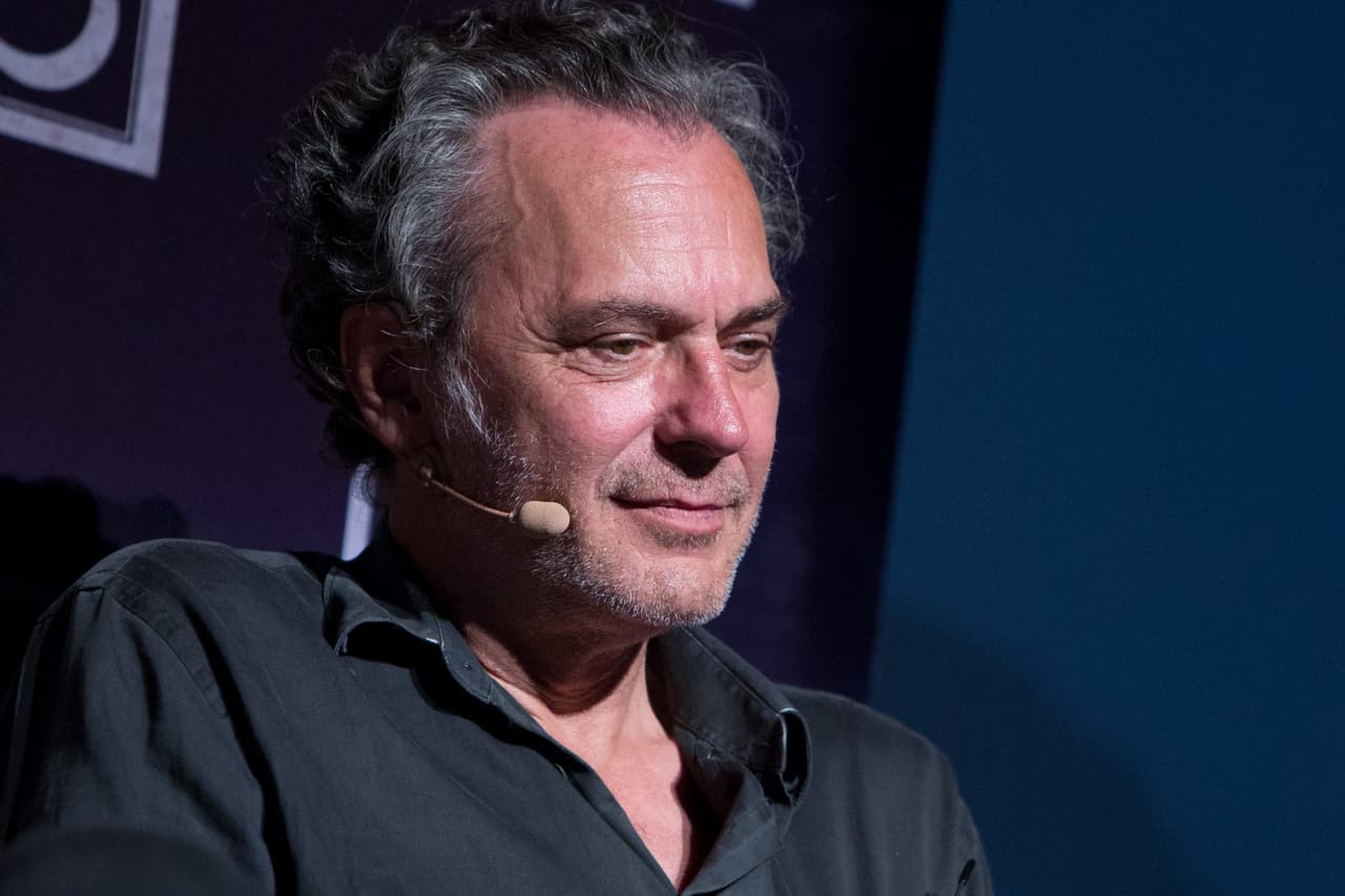 El reconocido actor español, ganador del Premio Goya, llega a la pantalla de UniMás en El Príncipe como el apuesto y veterano policía Fran ¿Dejarías que te capture?