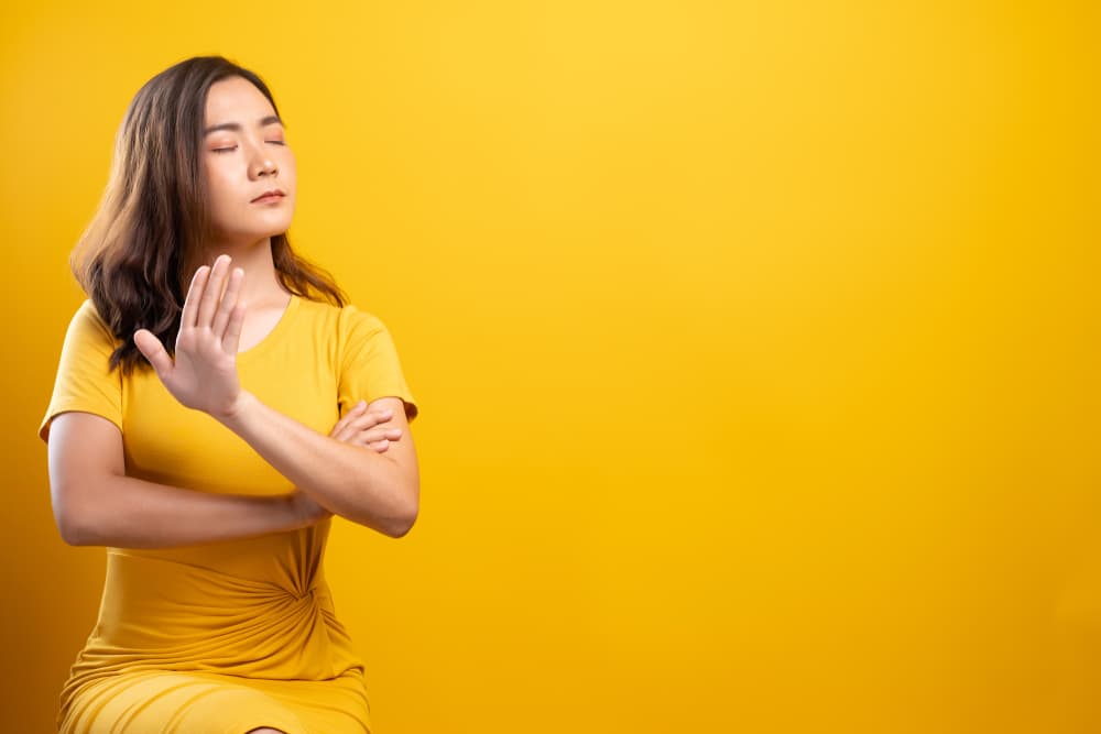 Mercurio ahora entra en Libra, un signo de aire, equilibrado y armónico, y cuando esto ocurre, se disipa la ignorancia. El mal mayor que tiene la Tierra, lo peor que le ha pasado a la humanidad es justo la ignorancia.