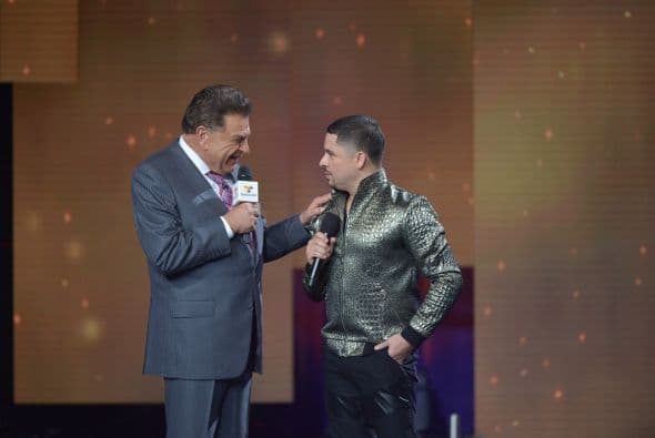 Cuando la hermana de Larry Hernández se negó a abortar un embarazo con complicaciones, el cantante le prometió que nunca estaría sola. Hoy cumple su palabra junto a Lupita, su sobrina, quien sufre de spina bifida. 