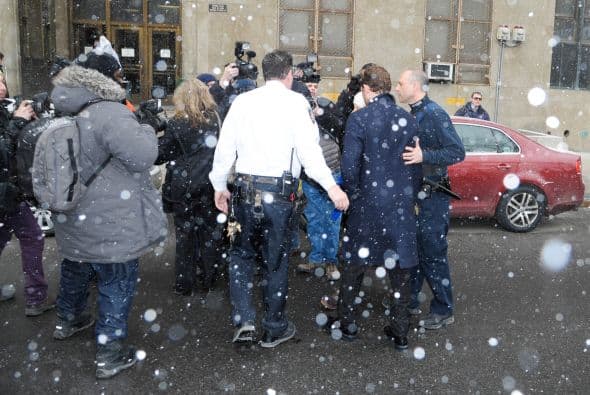 El actor australiano Sam Worthington acudió a una corte de Nueva York después de que fue acusado de golpear en la cara a un fotógrafo (paparazzi). De acuerdo a Worthington el paparazzi intentó tropezar a su novia Lara Bingle de 26 años. 