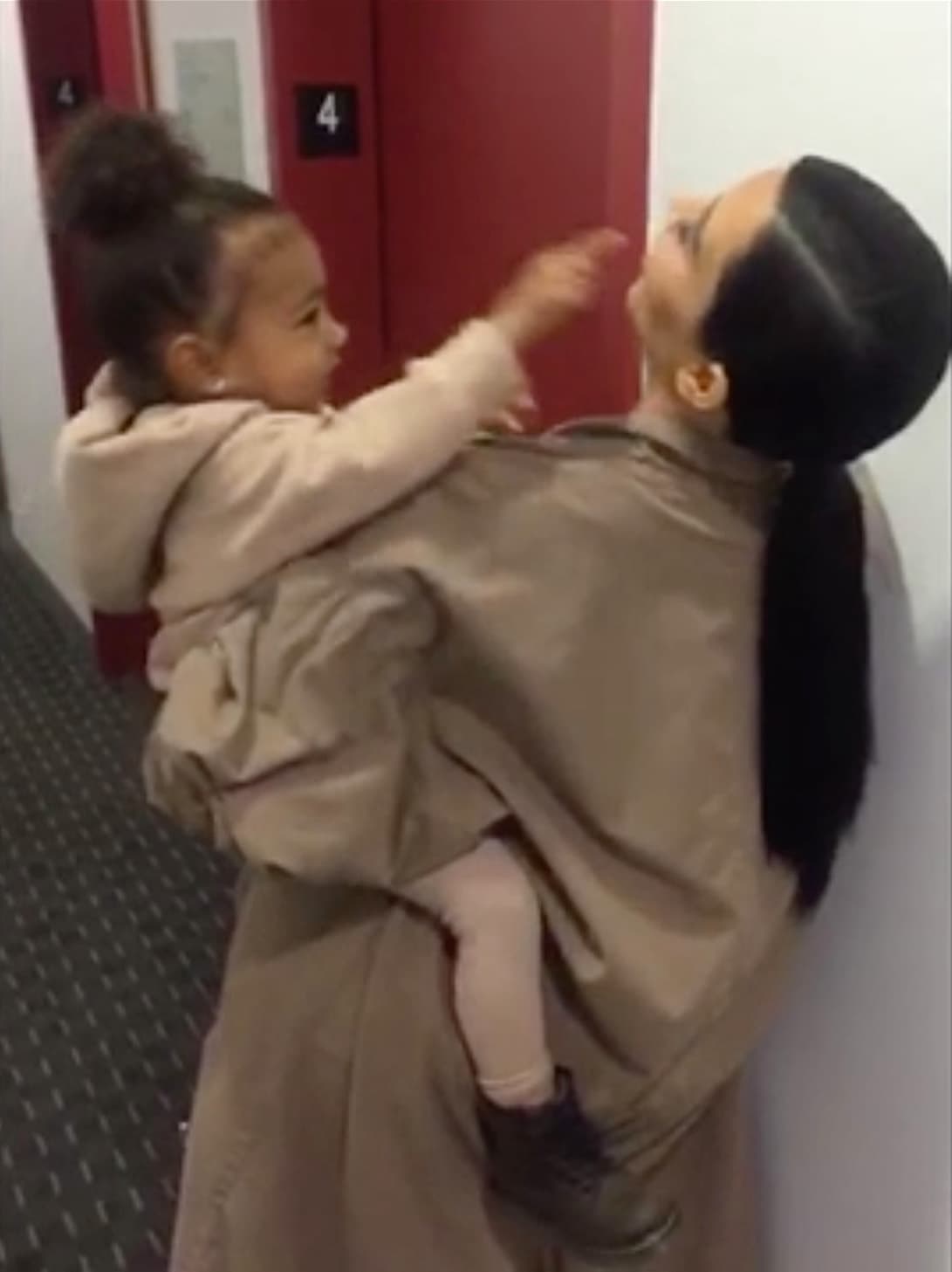 Nori se veía de lo más divertida.