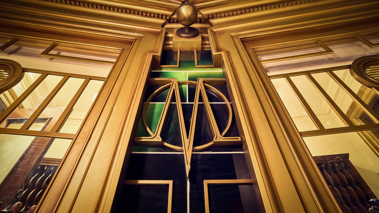 <b>Juicio de Dolores Umbridge: </b>Sé parte de un evento crucial en el mundo mágico mientras la villana es llevada ante la justicia en un juicio lleno de tensión.