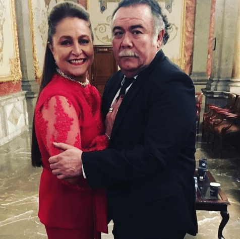 La cantante también se refirió a la larga cabellera que vuelve a lucir: "Como parte de mi personalidad es el pelo. Hasta siento raro ya volver a tenerlo. Hasta mis sobrinos me dicen 'ay, ya como antes, ¿no?' [...]".