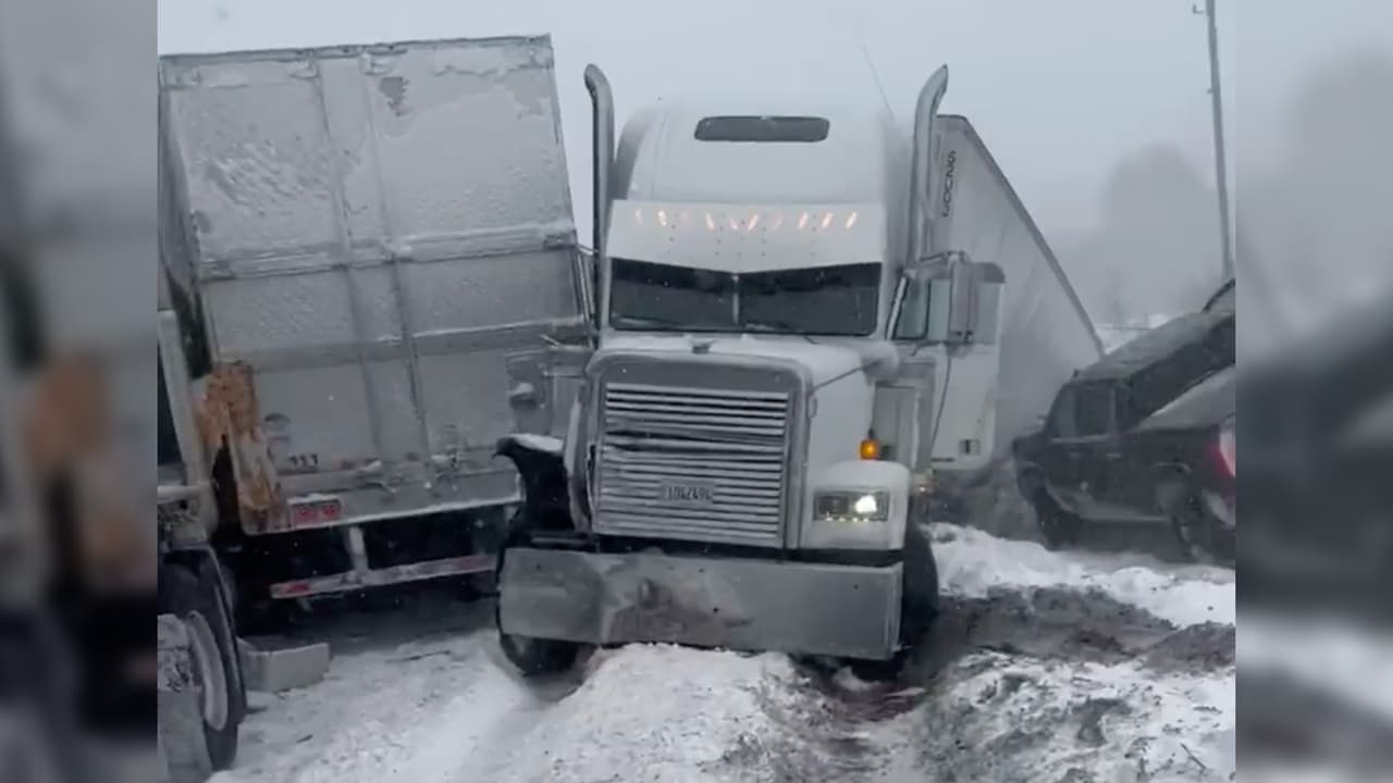 A pesar de lo aparatoso del incidente, no se han reportado personas heridas de gravedad ni fallecidos.