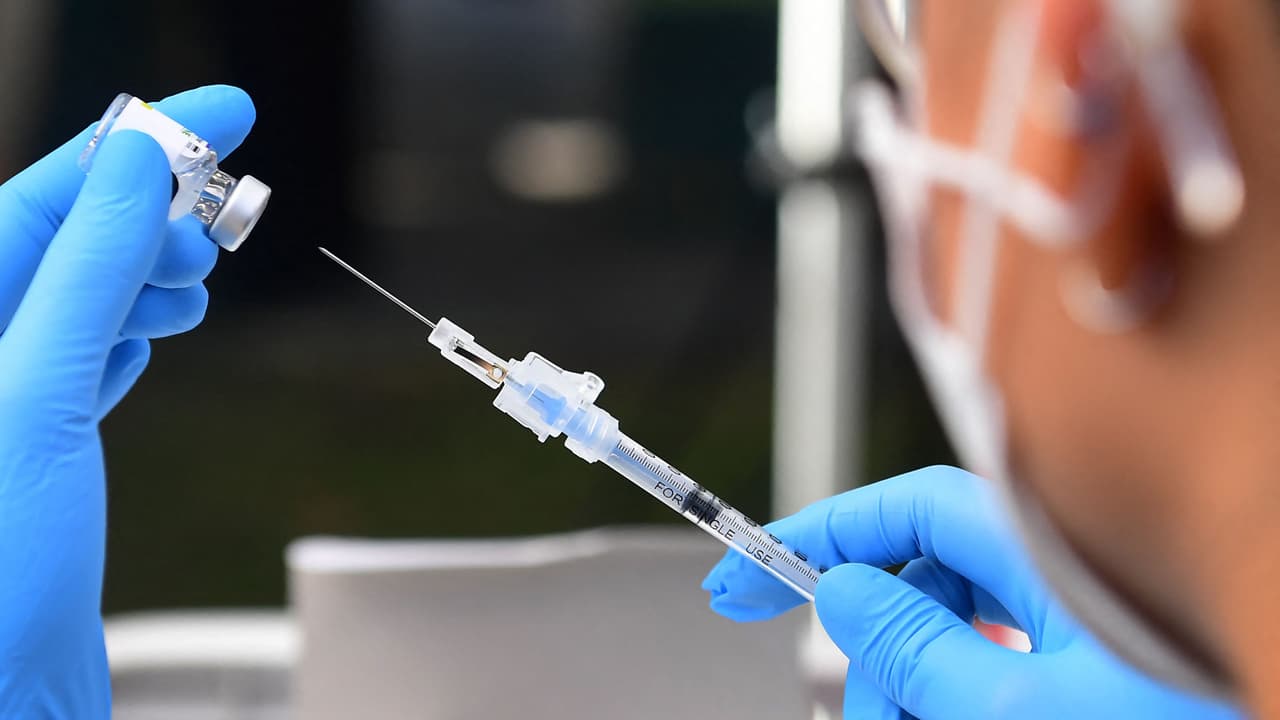 Todo lo que tienes que saber sobre cómo ponerte el refuerzo de la vacuna de Pfizer en Miami-Dade y Broward